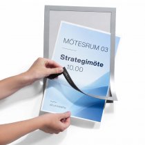 Visar enkelheten att byta inormation i DURAFRAME® A3 SUN