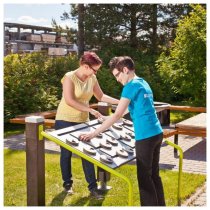 Minnesspel för seniorer, unga och gamla med inkluderande spel