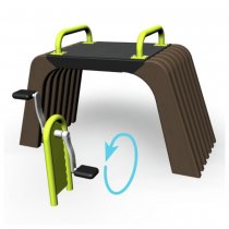 Stadig träningsbänk med handtag och pedaler för helkroppsträning.