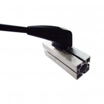 Fäste för WLED 116 sidobelysning monterad i profilskena till mässvägg