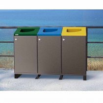 Källsortering utomhus med Berlin sopsorteringskärl placerade i offentlig miljö