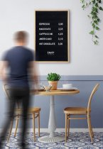 Bokstavstavla i ljus träram