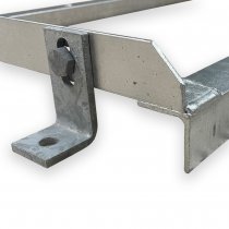 Förankringsvinkel i galvaniserat cykelställ för offentlig miljö