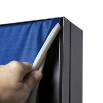Byte av textilprint med silikonlist på digital skyltfönsterdisplay