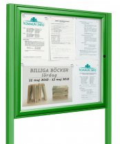 Komplett skyltskåp grön med stolpar