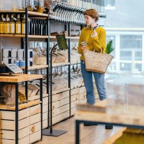 Låsbart golvstativ till iPad som informationspunkt i butik
