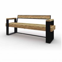 Momentum parksoffa med armstöd i naturlig ton furu och svart stålram RAL 9005.