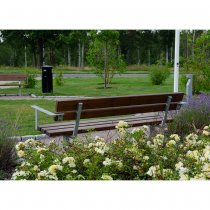 Ekeby Parksoffa i parkmiljö