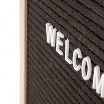 Plastbokstäver på bokstavstavla