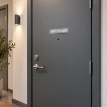 Sjalvhaftande Dörrskylt med namnskyltshållare Lupus