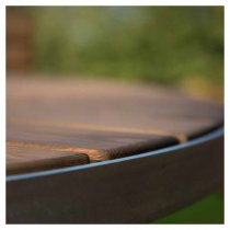 runt bord och stolar för park