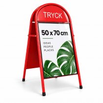 Toppställ - Röd RAL 3020 trottoarpratare med affisch