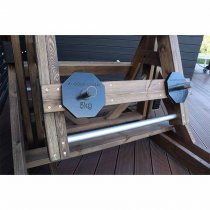 Utegym i natuliga material