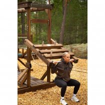 Träningsutrustning utomhus i trä