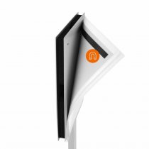 Golvställ med affischhållare