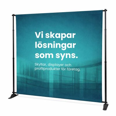 FlexWall Medium mässvägg med textiltryck monterad på justerbart stativ