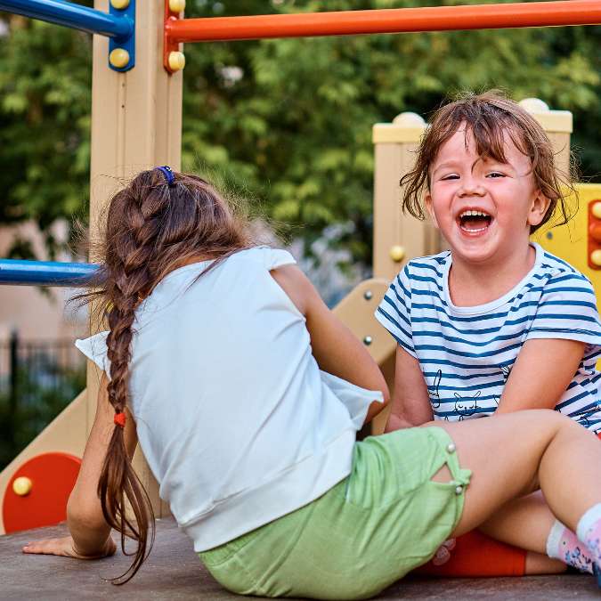 Lekplats med lekställning