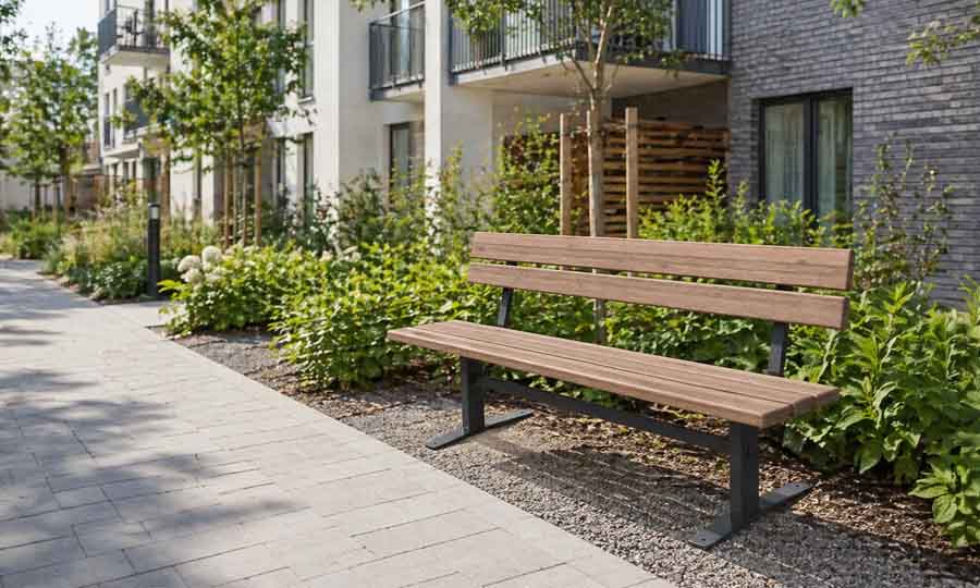 Parkbänk fristående till offentlig miljö