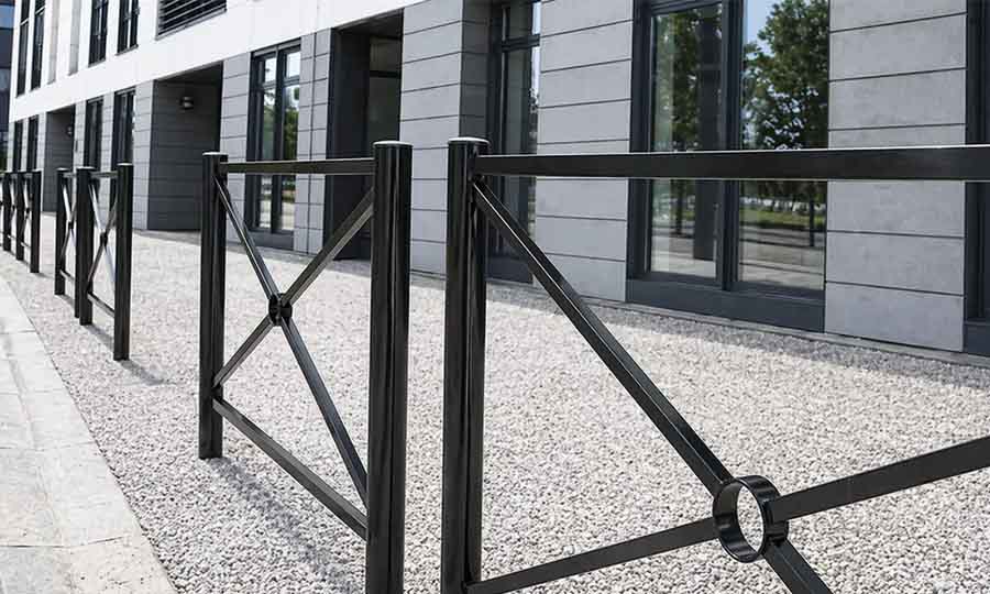 Påkörningsskydd - staket metall som avgräsningsskydd